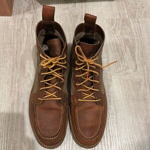 Lovingly worn Men’s Red Wing two tone boots!